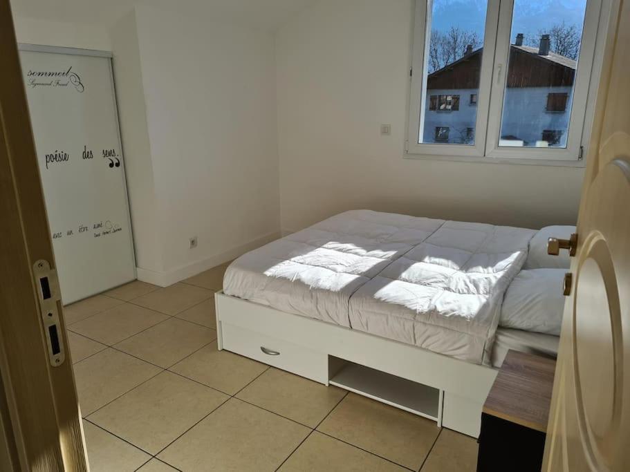 Appartement - Cluses Eksteriør billede